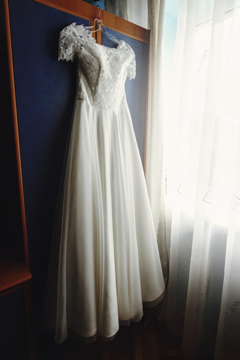 Essential Elements of a Stunning Wedding Dress Collection